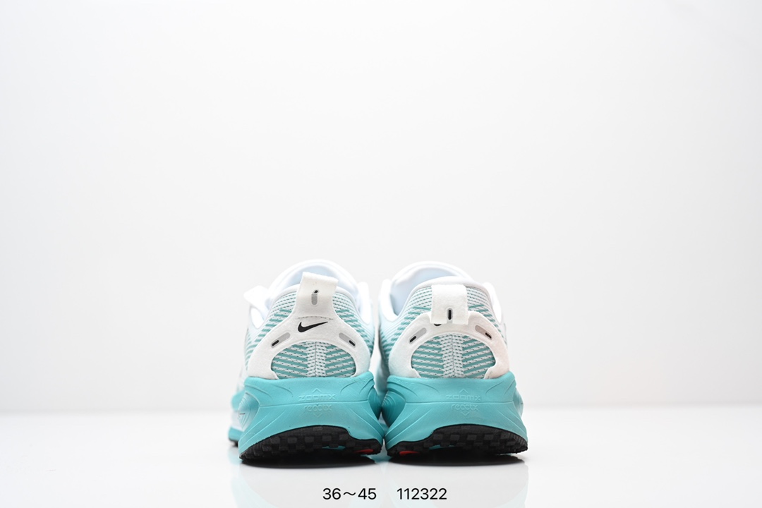 💰160
Nike Air Zoom Vomero 18 登月18 2025新款缓震休闲跑鞋 原鞋开发 内置全新缓震Zoom
气垫货号：HM6804 105   HQ2157 003
编码:112322
尺码；看图所示