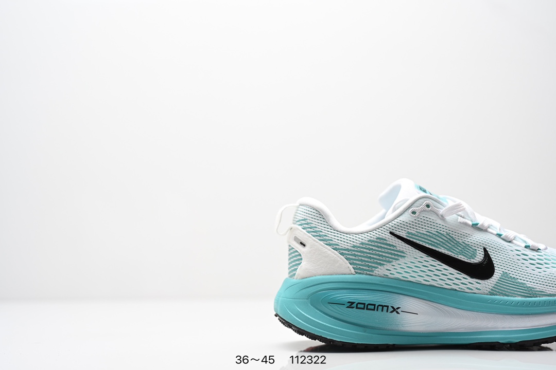 💰160
Nike Air Zoom Vomero 18 登月18 2025新款缓震休闲跑鞋 原鞋开发 内置全新缓震Zoom
气垫货号：HM6804 105   HQ2157 003
编码:112322
尺码；看图所示
