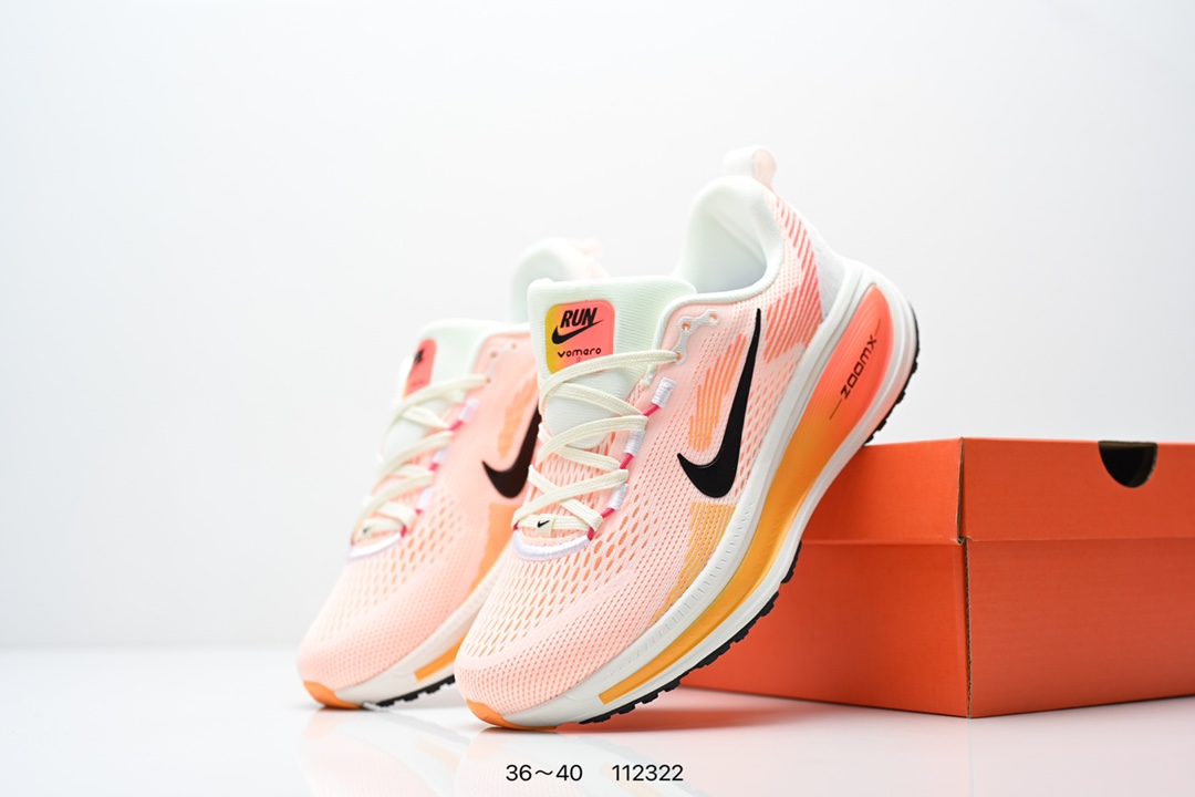 💰160
Nike Air Zoom Vomero 18 登月18 2025新款缓震休闲跑鞋 原鞋开发 内置全新缓震Zoom
气垫货号：HM6804 105   HQ2157 003
编码:112322
尺码；看图所示