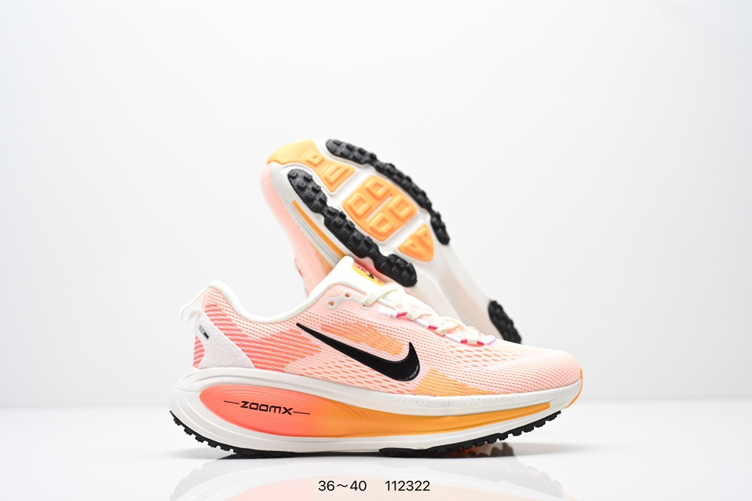 💰160
Nike Air Zoom Vomero 18 登月18 2025新款缓震休闲跑鞋 原鞋开发 内置全新缓震Zoom
气垫货号：HM6804 105   HQ2157 003
编码:112322
尺码；看图所示