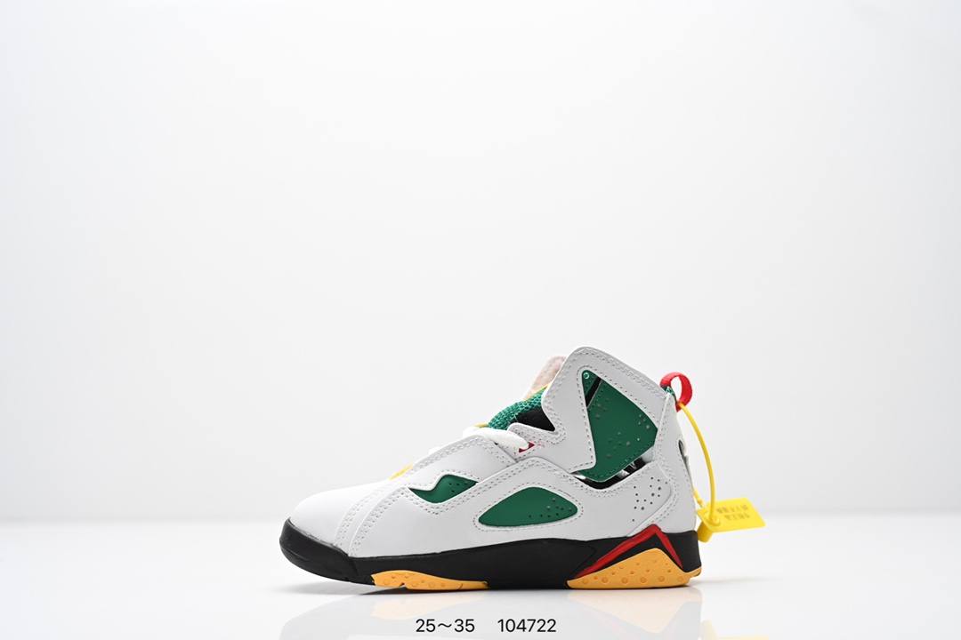 图片[3]-童鞋 Travis Scott Air Jordan 6 British Khaki 夜光反光篮球鞋 全新的 Travis Scott x Air Jordan 6 采用了不同于前作的翻毛皮材质，以棕色色调贯穿全身。红色 Jumpman Logo 居中点缀，鞋舌侧边缀有 Travis Scott Logo，并且极具工装韵味，很好穿搭极具街头辨识度。细节设计与此前大不相同，鞋帮内侧位置以拉链设计妆点，中底上缀有 Travis Scott 经典的笑脸 Logo。最后以乳白色水晶大底收尾，并缀以笑脸 Logo 和镜像的 Travis Scott 字样，完善整体造型设计。 货号：DH0690-200 尺码：25～35-选品中心