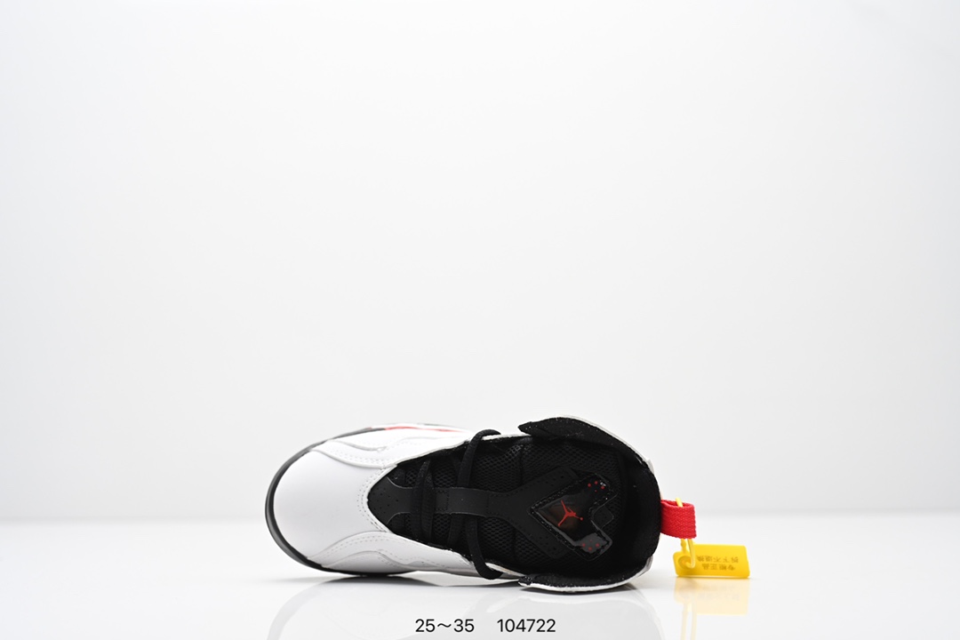 图片[4]-童鞋 Travis Scott Air Jordan 6 British Khaki 夜光反光篮球鞋 全新的 Travis Scott x Air Jordan 6 采用了不同于前作的翻毛皮材质，以棕色色调贯穿全身。红色 Jumpman Logo 居中点缀，鞋舌侧边缀有 Travis Scott Logo，并且极具工装韵味，很好穿搭极具街头辨识度。细节设计与此前大不相同，鞋帮内侧位置以拉链设计妆点，中底上缀有 Travis Scott 经典的笑脸 Logo。最后以乳白色水晶大底收尾，并缀以笑脸 Logo 和镜像的 Travis Scott 字样，完善整体造型设计。 货号：DH0690-200 尺码：25～35-选品中心