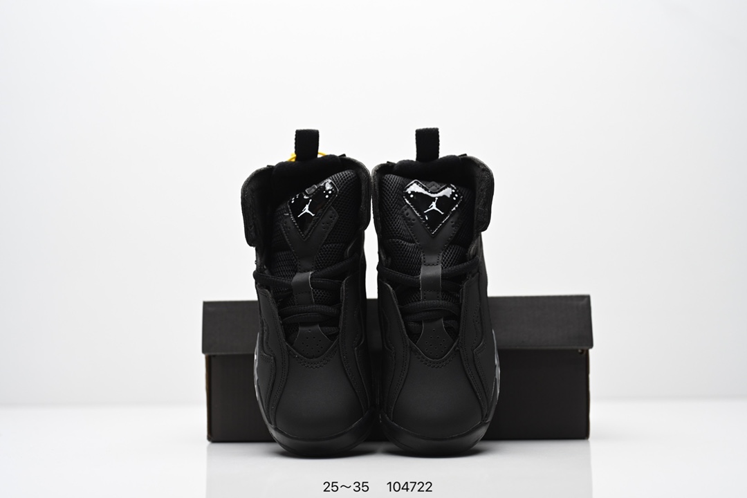 图片[8]-童鞋 Travis Scott Air Jordan 6 British Khaki 夜光反光篮球鞋 全新的 Travis Scott x Air Jordan 6 采用了不同于前作的翻毛皮材质，以棕色色调贯穿全身。红色 Jumpman Logo 居中点缀，鞋舌侧边缀有 Travis Scott Logo，并且极具工装韵味，很好穿搭极具街头辨识度。细节设计与此前大不相同，鞋帮内侧位置以拉链设计妆点，中底上缀有 Travis Scott 经典的笑脸 Logo。最后以乳白色水晶大底收尾，并缀以笑脸 Logo 和镜像的 Travis Scott 字样，完善整体造型设计。 货号：DH0690-200 尺码：25～35-选品中心