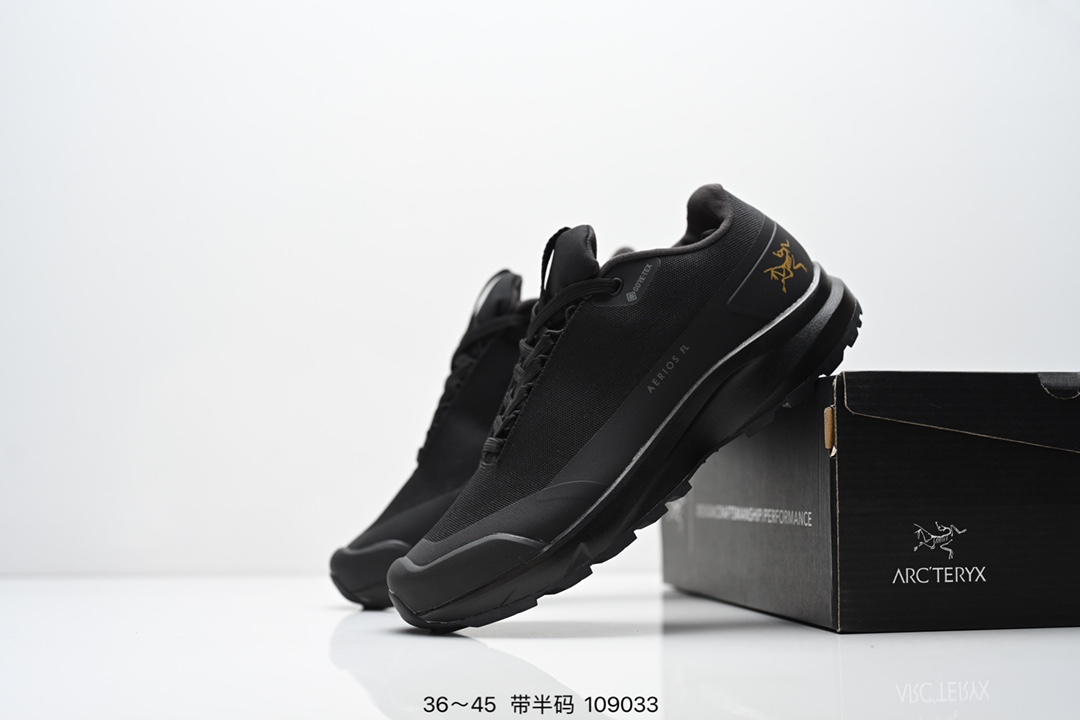 💰205
Arcteryx始祖鸟 NORVAN LD 3GTX 覆盖防水 低帮户外登山徒步鞋
特有的独立衬垫 穿着更合脚 带有Gore-Tex防水内衬 提供透气性和防风雨性能 同时内靴带有橡胶平底 与外靴分离后可单独作为营地鞋使用 鞋面为无缝层压拼接的4层结构 兼顾耐久和轻量 并提供足够的透气性 中底使用轻量的EVA泡沫制成 轻量柔软具有弹性 并吸收脚部作用力 Bora系列的Vibram大底通过不同模块的组合 使其具备了较好的支撑性和抓地力 在脚跟部位特别设计了Y型突起结构,稳定脚部动作 提升制动功能 适合徒步 登山等户外活动
尺码:36~45半
ID:109033