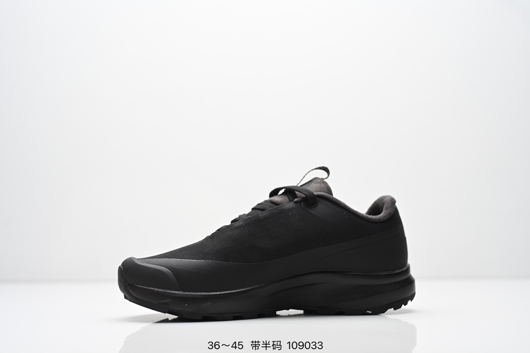 💰205
Arcteryx始祖鸟 NORVAN LD 3GTX 覆盖防水 低帮户外登山徒步鞋
特有的独立衬垫 穿着更合脚 带有Gore-Tex防水内衬 提供透气性和防风雨性能 同时内靴带有橡胶平底 与外靴分离后可单独作为营地鞋使用 鞋面为无缝层压拼接的4层结构 兼顾耐久和轻量 并提供足够的透气性 中底使用轻量的EVA泡沫制成 轻量柔软具有弹性 并吸收脚部作用力 Bora系列的Vibram大底通过不同模块的组合 使其具备了较好的支撑性和抓地力 在脚跟部位特别设计了Y型突起结构,稳定脚部动作 提升制动功能 适合徒步 登山等户外活动
尺码:36~45半
ID:109033