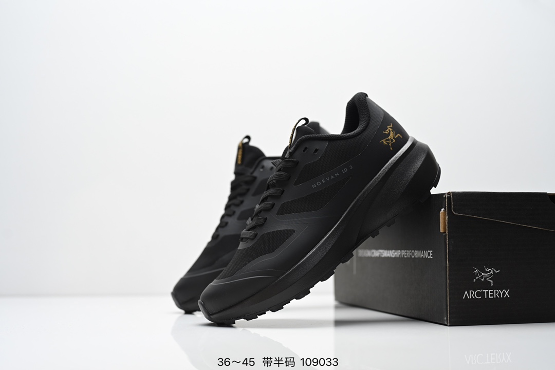 💰205
Arcteryx始祖鸟 NORVAN LD 3GTX 覆盖防水 低帮户外登山徒步鞋
特有的独立衬垫 穿着更合脚 带有Gore-Tex防水内衬 提供透气性和防风雨性能 同时内靴带有橡胶平底 与外靴分离后可单独作为营地鞋使用 鞋面为无缝层压拼接的4层结构 兼顾耐久和轻量 并提供足够的透气性 中底使用轻量的EVA泡沫制成 轻量柔软具有弹性 并吸收脚部作用力 Bora系列的Vibram大底通过不同模块的组合 使其具备了较好的支撑性和抓地力 在脚跟部位特别设计了Y型突起结构,稳定脚部动作 提升制动功能 适合徒步 登山等户外活动
尺码:36~45半
ID:109033