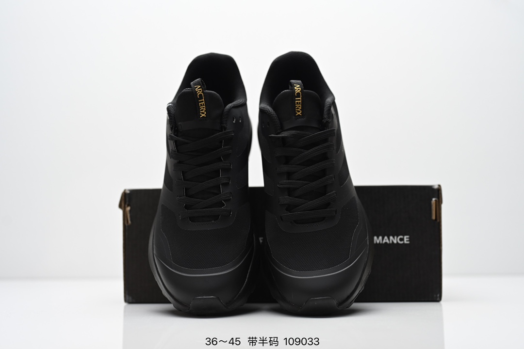 💰205
Arcteryx始祖鸟 NORVAN LD 3GTX 覆盖防水 低帮户外登山徒步鞋
特有的独立衬垫 穿着更合脚 带有Gore-Tex防水内衬 提供透气性和防风雨性能 同时内靴带有橡胶平底 与外靴分离后可单独作为营地鞋使用 鞋面为无缝层压拼接的4层结构 兼顾耐久和轻量 并提供足够的透气性 中底使用轻量的EVA泡沫制成 轻量柔软具有弹性 并吸收脚部作用力 Bora系列的Vibram大底通过不同模块的组合 使其具备了较好的支撑性和抓地力 在脚跟部位特别设计了Y型突起结构,稳定脚部动作 提升制动功能 适合徒步 登山等户外活动
尺码:36~45半
ID:109033