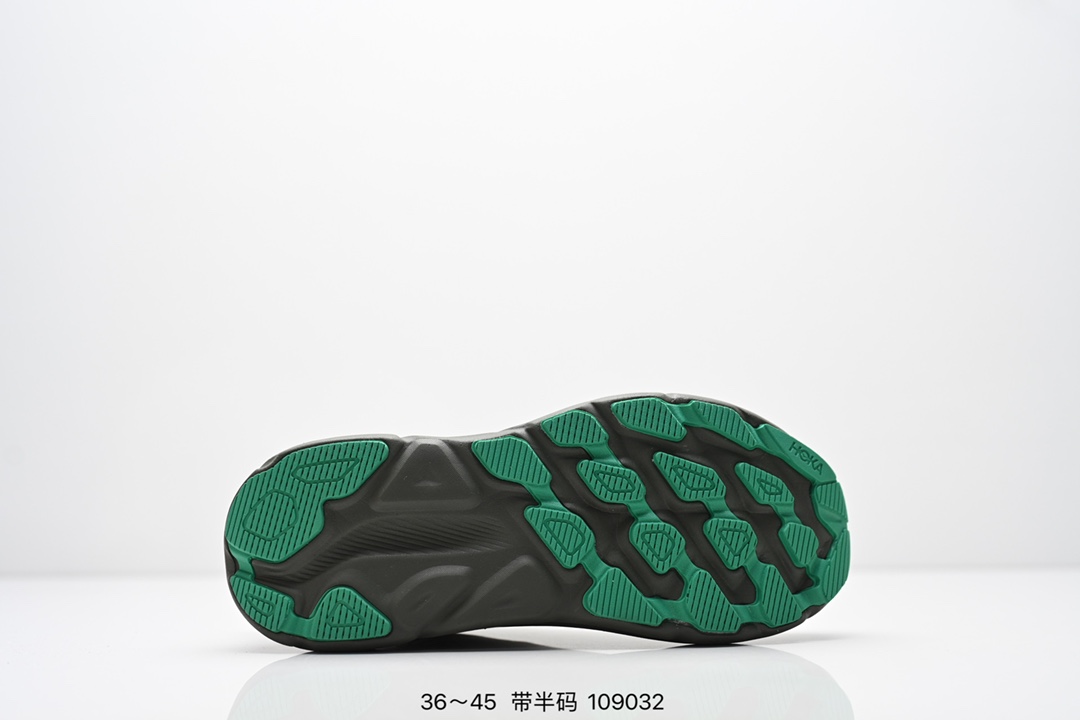 💰200
小红书推荐HOKA M CLIFTON 9 全新配色 这个品牌来自于新西兰的毛利语，HOKA表示大地，ONE ONE表示飞越，连起来就是飞越地平线，ONE ONE不是读作“万万”，正确读法是“欧尼欧尼”。 HOKA在超厚中底方面的积累，让它跑在了其他厂商的前面，推出的跑鞋以缓震和轻量的优势，得到,众多跑者的青睐
货号:1132210 / HMBC
尺码:36 36.5 37.5 38 38.5 39 40 40.5 41 42 42.5 43 44 45
ID:109032
