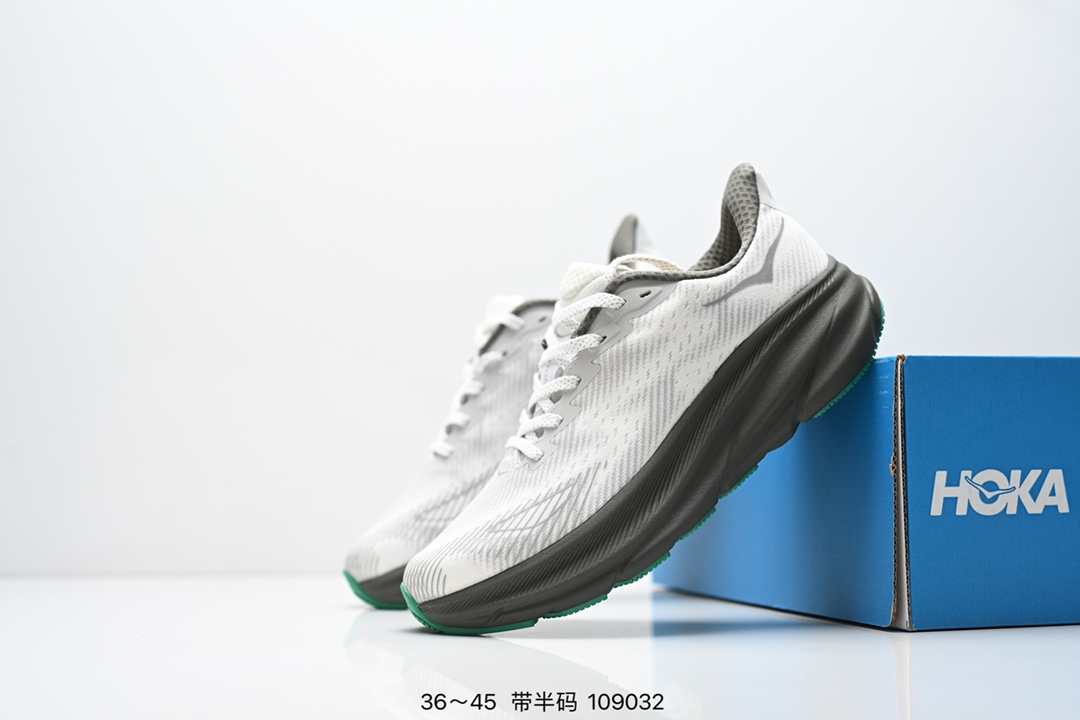 💰200
小红书推荐HOKA M CLIFTON 9 全新配色 这个品牌来自于新西兰的毛利语，HOKA表示大地，ONE ONE表示飞越，连起来就是飞越地平线，ONE ONE不是读作“万万”，正确读法是“欧尼欧尼”。 HOKA在超厚中底方面的积累，让它跑在了其他厂商的前面，推出的跑鞋以缓震和轻量的优势，得到,众多跑者的青睐
货号:1132210 / HMBC
尺码:36 36.5 37.5 38 38.5 39 40 40.5 41 42 42.5 43 44 45
ID:109032