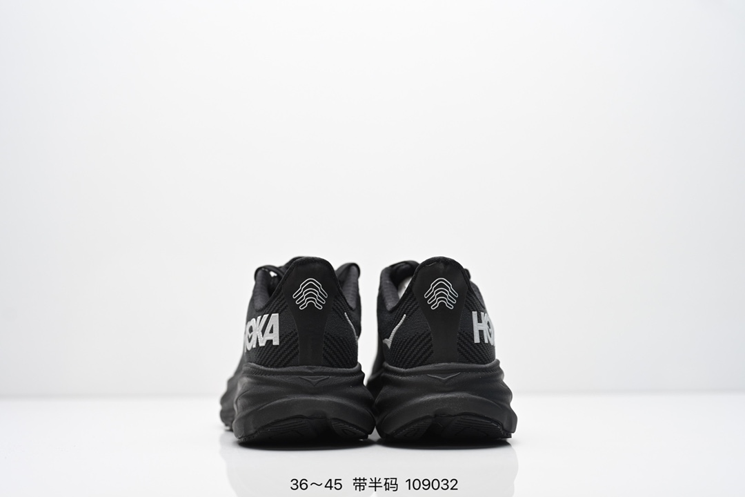 💰200
小红书推荐HOKA M CLIFTON 9 全新配色 这个品牌来自于新西兰的毛利语，HOKA表示大地，ONE ONE表示飞越，连起来就是飞越地平线，ONE ONE不是读作“万万”，正确读法是“欧尼欧尼”。 HOKA在超厚中底方面的积累，让它跑在了其他厂商的前面，推出的跑鞋以缓震和轻量的优势，得到,众多跑者的青睐
货号:1132210 / HMBC
尺码:36 36.5 37.5 38 38.5 39 40 40.5 41 42 42.5 43 44 45
ID:109032