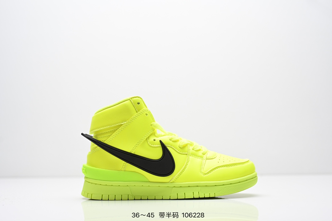 💰140
AMBUSH x NK SB Dunk High 滑板鞋高帮男女士运动鞋 联名大勾 吴亦凡同款篮球鞋 以早年间最经典的 Dunk Hi 为蓝本 选用质感出众的荔枝皮打造鞋面 搭配亮色配色尽显街头气质 鞋款最大亮点在于侧身 Swoosh Logo 延至后跟并超过鞋身 以夸张设计带来辨识度的提升 醒目效果极强 鞋舌与后跟处均饰有AMBUSH 字样 鞋款联名身份不言而喻
货号:CU7544
码数:36 36.5 37.5 38 38.5 39 40 40.5 41 42 42.5 43 44 45
编码:106228
