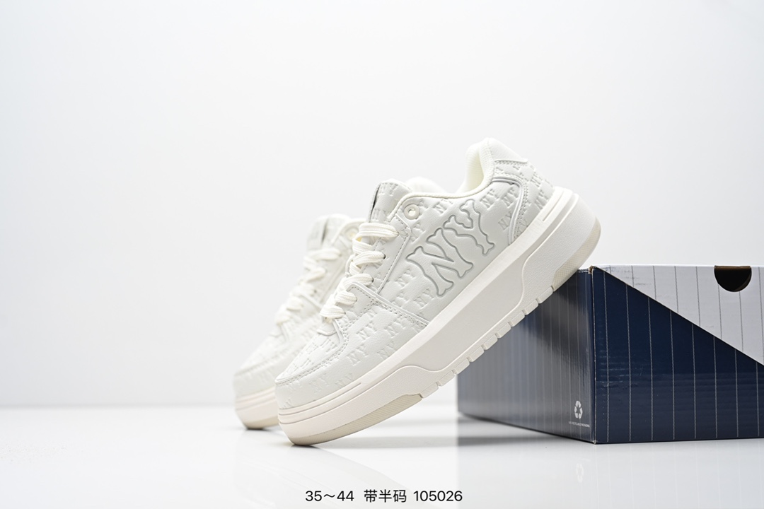 💰170
MLB CHUNKY LINER MID CLASSIC MONOGRAM 厚底休闲鞋 NY印花限定 牛皮材质运动鞋 
货号：3ASXE035N
尺码：看图所示                   
编号：105026