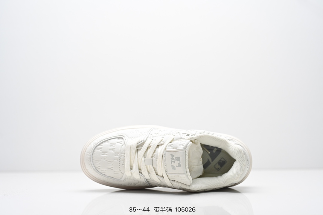 💰170
MLB CHUNKY LINER MID CLASSIC MONOGRAM 厚底休闲鞋 NY印花限定 牛皮材质运动鞋 
货号：3ASXE035N
尺码：看图所示                   
编号：105026