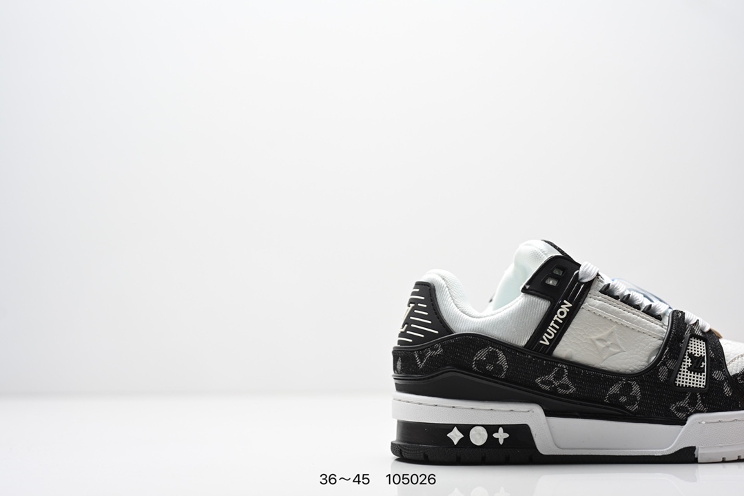 💰170
Louis Vuitton Trainer Sneaker 路易威登低帮休闲鞋 艺术总监 Virgil Abloh 设计的路易威登手写标识则于侧面彰显品牌格调. 经典老花 牛皮材质 Size:36-45码                  
编码：105026