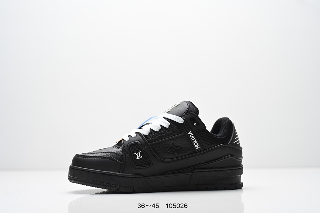 💰170
Louis Vuitton Trainer Sneaker 路易威登低帮休闲鞋 艺术总监 Virgil Abloh 设计的路易威登手写标识则于侧面彰显品牌格调. 经典老花 牛皮材质 Size:36-45码                  
编码：105026