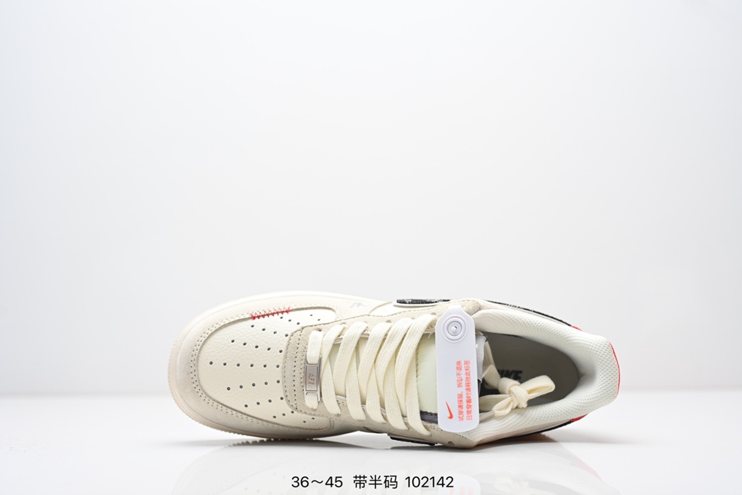 💰250
NIKE AIR FORCE 1‘07 LV8
原楦头原纸板 打造纯正低帮空军版型
专注外贸渠道 全掌内置蜂窝气垫 
原盒配件 原厂中底钢印、拉帮完美
货号：SM6188
Size:36～45半
ID:102142