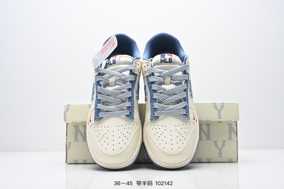 💰250
NIKE SB Dunk Low x TIGHTBOOTH 联名
帶來的是更好的视觉和脚感体验
大厂纯原品质出货 清洁度 电绣工艺 
皮料切割干净无任何毛边 细节完美 
官方货号：HS2506
尺码：36～45半
编码：102142