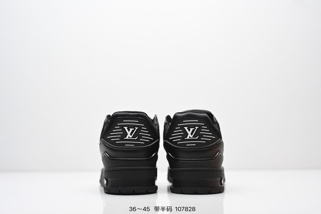💰180
全新LV路易威登Louis Vuitton Trainer Sneaker Low休闲运动文化百搭板鞋 
尺码:36-45半
ID:107828