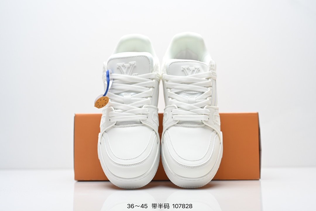 💰180
全新LV路易威登Louis Vuitton Trainer Sneaker Low休闲运动文化百搭板鞋 
尺码:36-45半
ID:107828