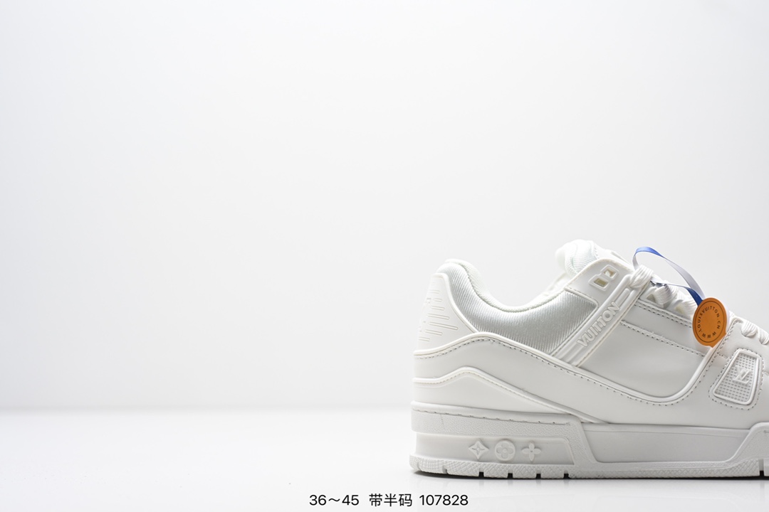 💰180
全新LV路易威登Louis Vuitton Trainer Sneaker Low休闲运动文化百搭板鞋 
尺码:36-45半
ID:107828