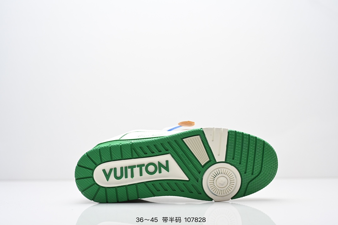 💰180
全新LV路易威登Louis Vuitton Trainer Sneaker Low休闲运动文化百搭板鞋 
尺码:36-45半
ID:107828