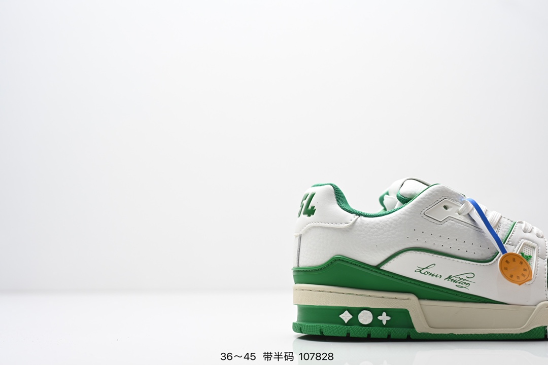💰180
全新LV路易威登Louis Vuitton Trainer Sneaker Low休闲运动文化百搭板鞋 
尺码:36-45半
ID:107828