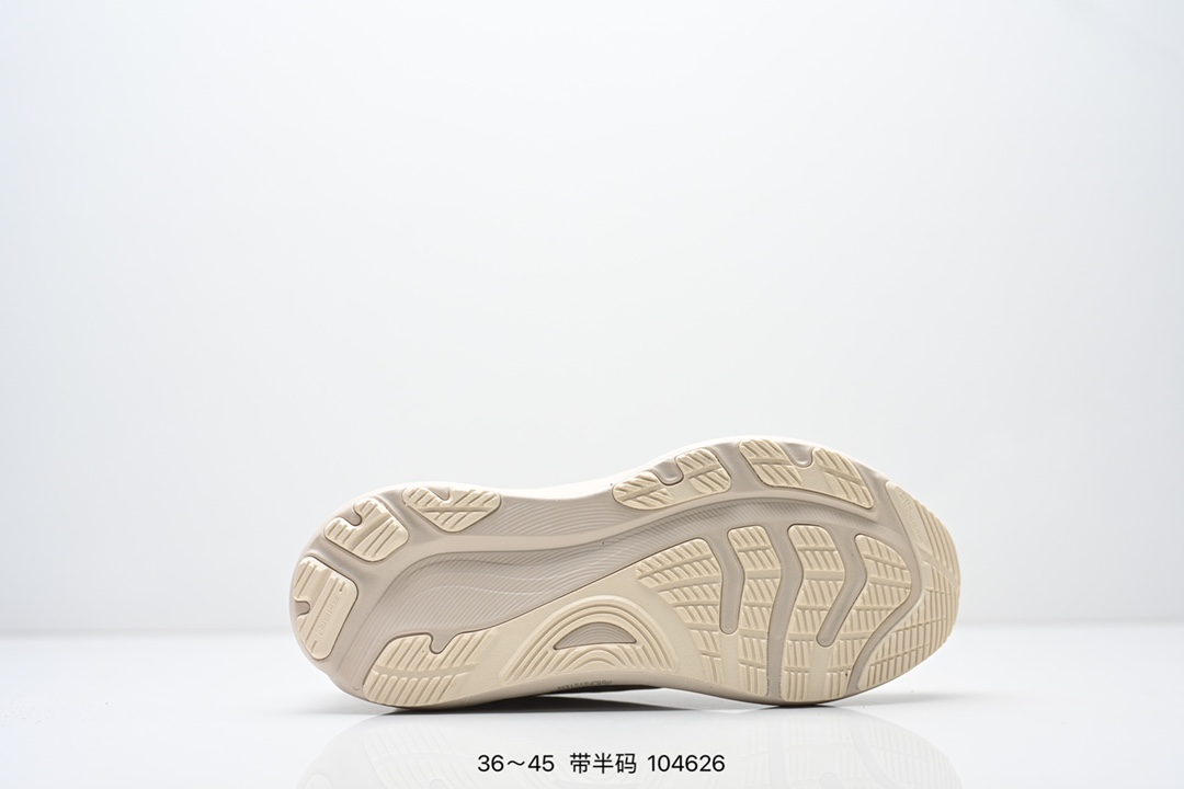 💰170
ASICS/亚瑟士 GEL-KAYANO 32透气网眼鞋面配合部分合成革材质 采用全新AHAR+橡胶材质,更加耐磨❗️日本专业跑鞋品牌·ASICS/亚瑟士 户外越野休闲运动跑步鞋。
尺码：36 37 37.5 38 39 40 40.5 41.5 42 42.5 43.5 44 45 
编号：104626
货号：1011C051-400