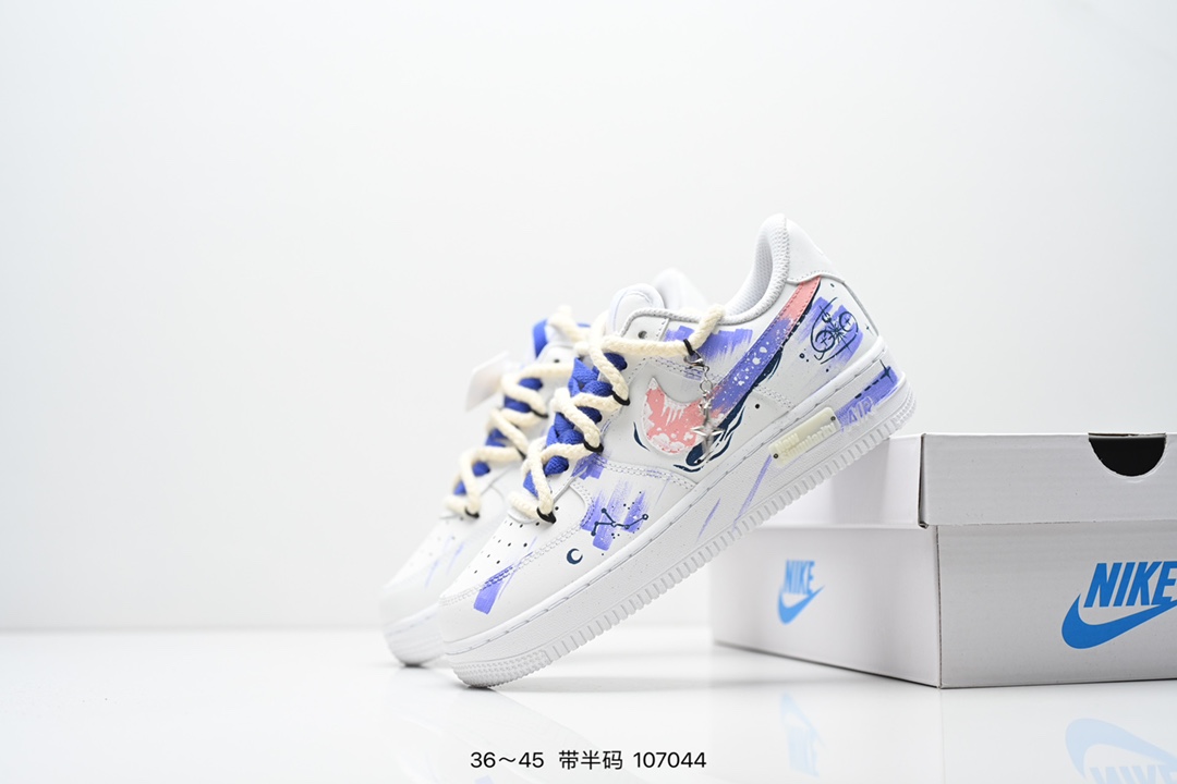 💰260
NIKE AIR FORCE 1‘07 LV8
原楦头原纸板 打造纯正低帮空军版型
专注外贸渠道 全掌内置蜂窝气垫 
原盒配件 原厂中底钢印、拉帮完美
货号：星座521
Size:36～45半
ID:107044