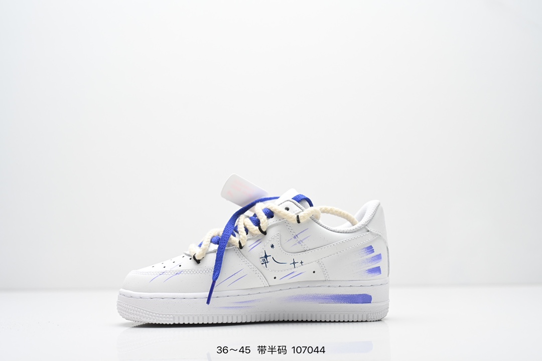 💰260
NIKE AIR FORCE 1‘07 LV8
原楦头原纸板 打造纯正低帮空军版型
专注外贸渠道 全掌内置蜂窝气垫 
原盒配件 原厂中底钢印、拉帮完美
货号：星座521
Size:36～45半
ID:107044