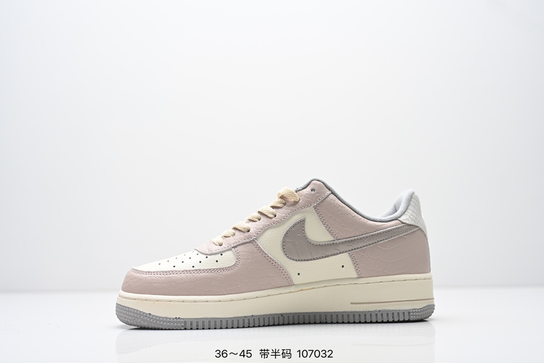 💰200
NK Air Force 1 Low 空军一号低帮休闲板鞋 原厂冲刀皮料切割干净 无任何毛边 打造纯正空军 全掌内置蜂窝气垫 原盒配件 原厂中底钢印、拉帮完美 全套原楦原模倾力打造完美版型
尺码：36～45半
 货号：FQ8714
 编号：107032