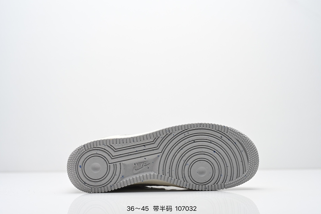 💰200
NK Air Force 1 Low 空军一号低帮休闲板鞋 原厂冲刀皮料切割干净 无任何毛边 打造纯正空军 全掌内置蜂窝气垫 原盒配件 原厂中底钢印、拉帮完美 全套原楦原模倾力打造完美版型
尺码：36～45半
 货号：FQ8714
 编号：107032