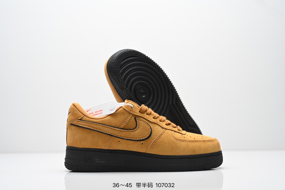 💰200
NK Air Force 1 Low 空军一号低帮休闲板鞋 原厂冲刀皮料切割干净 无任何毛边 打造纯正空军 全掌内置蜂窝气垫 原盒配件 原厂中底钢印、拉帮完美 全套原楦原模倾力打造完美版型
尺码：36～45半
 货号：FQ8714
 编号：107032