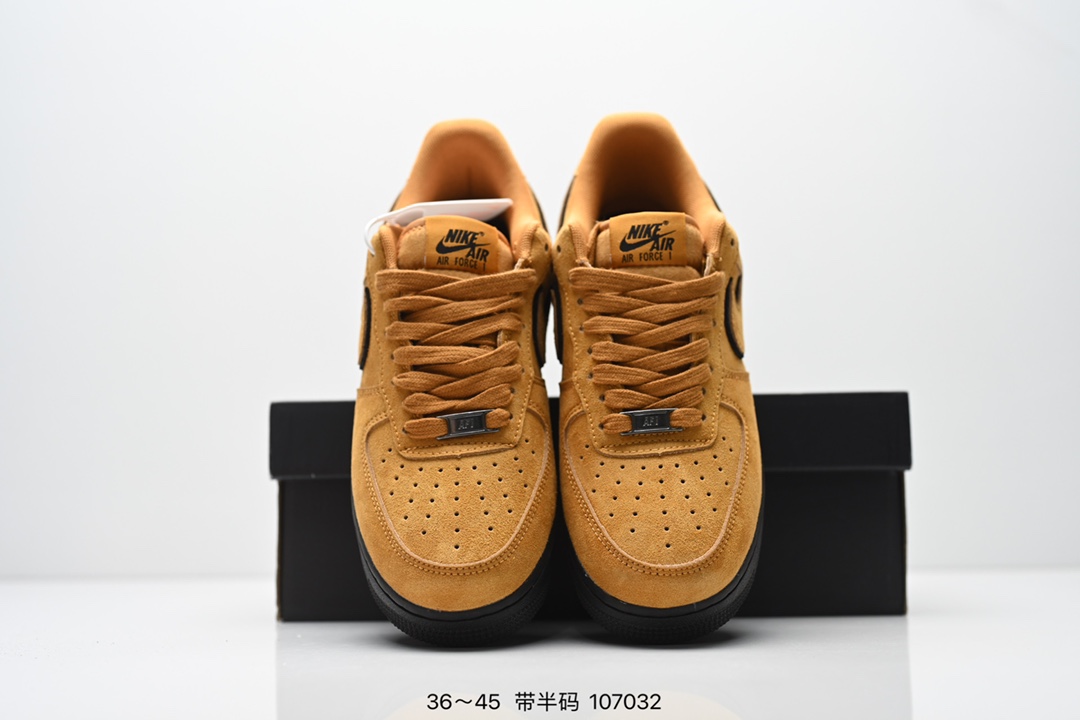 💰200
NK Air Force 1 Low 空军一号低帮休闲板鞋 原厂冲刀皮料切割干净 无任何毛边 打造纯正空军 全掌内置蜂窝气垫 原盒配件 原厂中底钢印、拉帮完美 全套原楦原模倾力打造完美版型
尺码：36～45半
 货号：FQ8714
 编号：107032