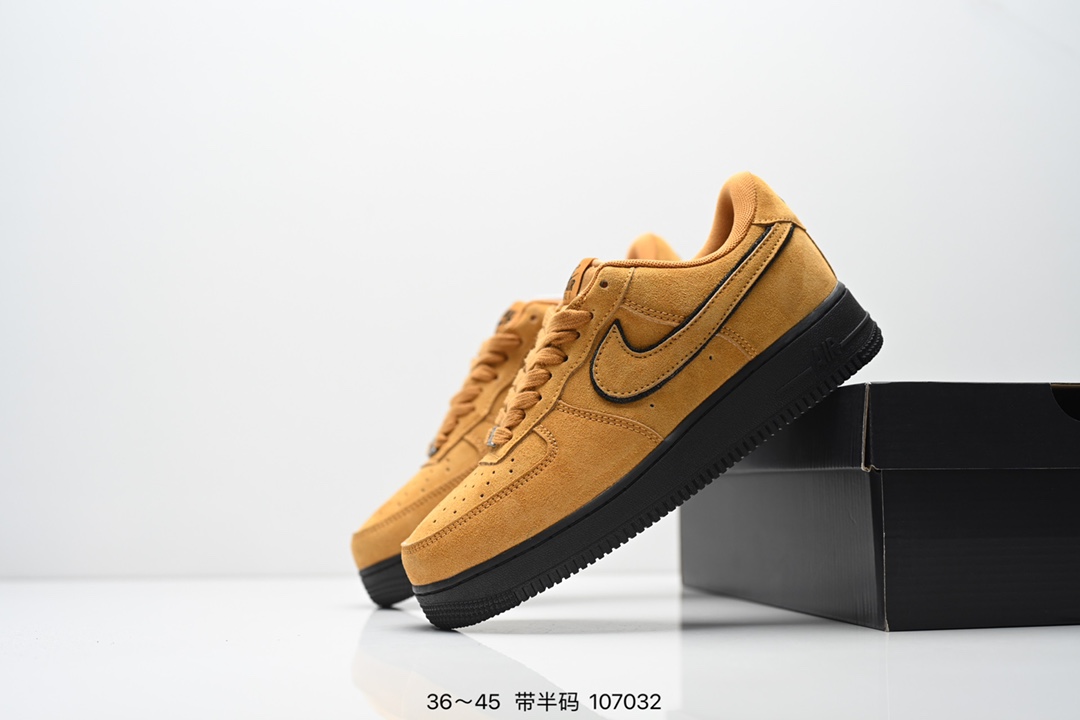 💰200
NK Air Force 1 Low 空军一号低帮休闲板鞋 原厂冲刀皮料切割干净 无任何毛边 打造纯正空军 全掌内置蜂窝气垫 原盒配件 原厂中底钢印、拉帮完美 全套原楦原模倾力打造完美版型
尺码：36～45半
 货号：FQ8714
 编号：107032