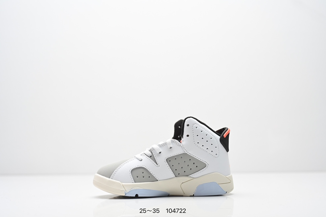 图片[3]-童鞋 Travis Scott Air Jordan 6 British Khaki 夜光反光篮球鞋 全新的 Travis Scott x Air Jordan 6 采用了不同于前作的翻毛皮材质，以棕色色调贯穿全身。红色 Jumpman Logo 居中点缀，鞋舌侧边缀有 Travis Scott Logo，并且极具工装韵味，很好穿搭极具街头辨识度。细节设计与此前大不相同，鞋帮内侧位置以拉链设计妆点，中底上缀有 Travis Scott 经典的笑脸 Logo。最后以乳白色水晶大底收尾，并缀以笑脸 Logo 和镜像的 Travis Scott 字样，完善整体造型设计。 货号：DH0690-200 尺码：25～35-选品中心