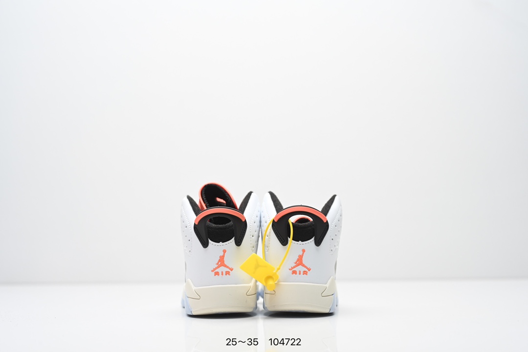 图片[7]-童鞋 Travis Scott Air Jordan 6 British Khaki 夜光反光篮球鞋 全新的 Travis Scott x Air Jordan 6 采用了不同于前作的翻毛皮材质，以棕色色调贯穿全身。红色 Jumpman Logo 居中点缀，鞋舌侧边缀有 Travis Scott Logo，并且极具工装韵味，很好穿搭极具街头辨识度。细节设计与此前大不相同，鞋帮内侧位置以拉链设计妆点，中底上缀有 Travis Scott 经典的笑脸 Logo。最后以乳白色水晶大底收尾，并缀以笑脸 Logo 和镜像的 Travis Scott 字样，完善整体造型设计。 货号：DH0690-200 尺码：25～35-选品中心