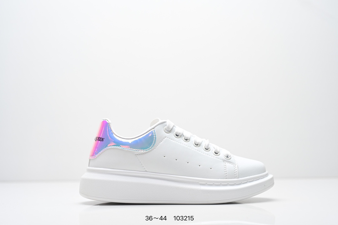 【龙洋专供】 💰130
意大利高奢品牌Alexander McQueen亚历山大·麦昆 Sole Leather Sneakers低帮时装厚底休闲运动小白鞋
货号:553770 WHZ4N 9086
尺码:看图所示
ID:103215