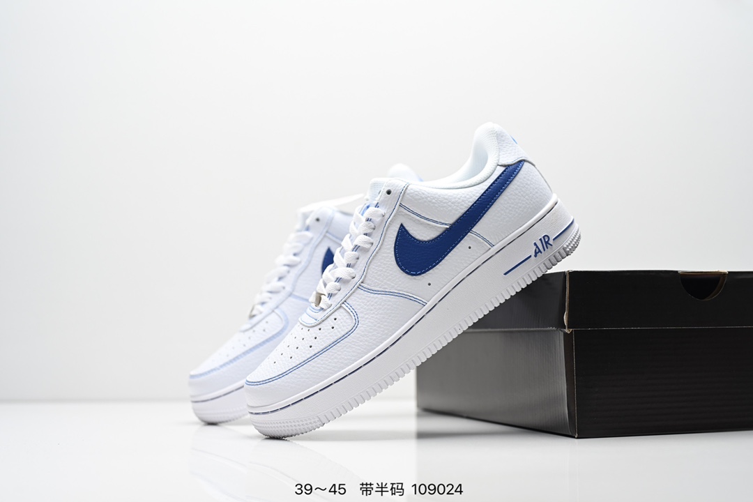 💰160
耐克Nike Air Force 1 Low  空军一号低帮百搭休闲运动板鞋。柔软、弹性十足的缓震性能和出色的中底设计，横跨复古与现代的外型结合，造就出风靡全球三十多年的Force 1。
货号：DD8959-100
尺码:39 40 40.5 41 42 42.5 43 44 45
ID:109024