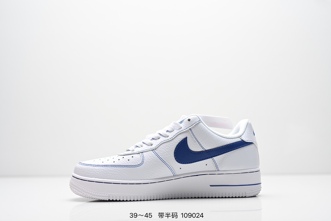 集合💰160
耐克Nike Air Force 1 Low  空军一号低帮百搭休闲运动板鞋。柔软、弹性十足的缓震性能和出色的中底设计，横跨复古与现代的外型结合，造就出风靡全球三十多年的Force 1。
货号：DD8959-100
尺码:39 40 40.5 41 42 42.5 43 44 45
ID:109024
