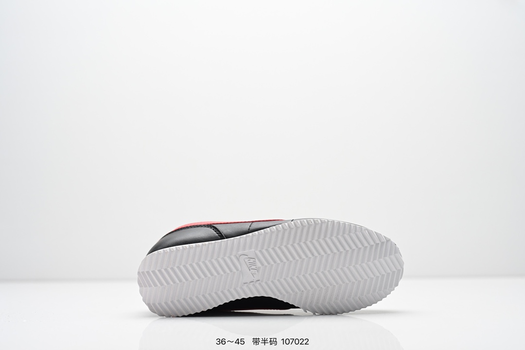 💰110
公司级：Nike Classic Cortez Basic SL耐克经典轻便舒适男子阿甘鞋休闲跑步鞋运动鞋 
纯粹而执着的精神 使得Cortez种在了一代人的心里 无论是否喜欢它复古的鞋型 
货号：905614
尺码：看图所示
ID:107022