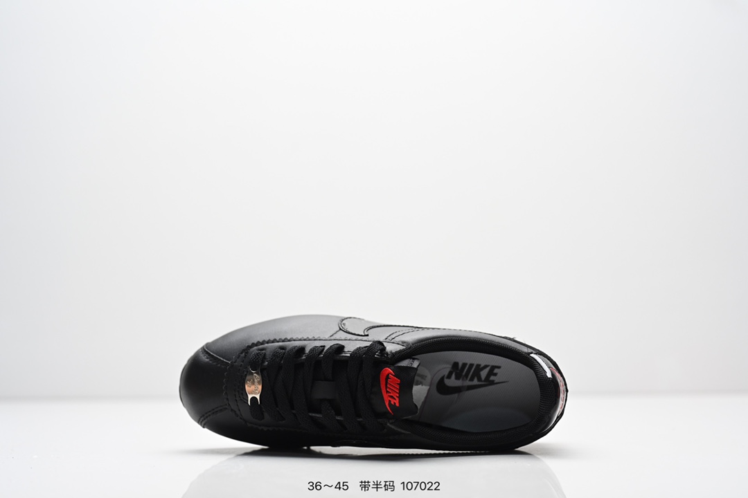 💰110
公司级：Nike Classic Cortez Basic SL耐克经典轻便舒适男子阿甘鞋休闲跑步鞋运动鞋 
纯粹而执着的精神 使得Cortez种在了一代人的心里 无论是否喜欢它复古的鞋型 
货号：905614
尺码：看图所示
ID:107022