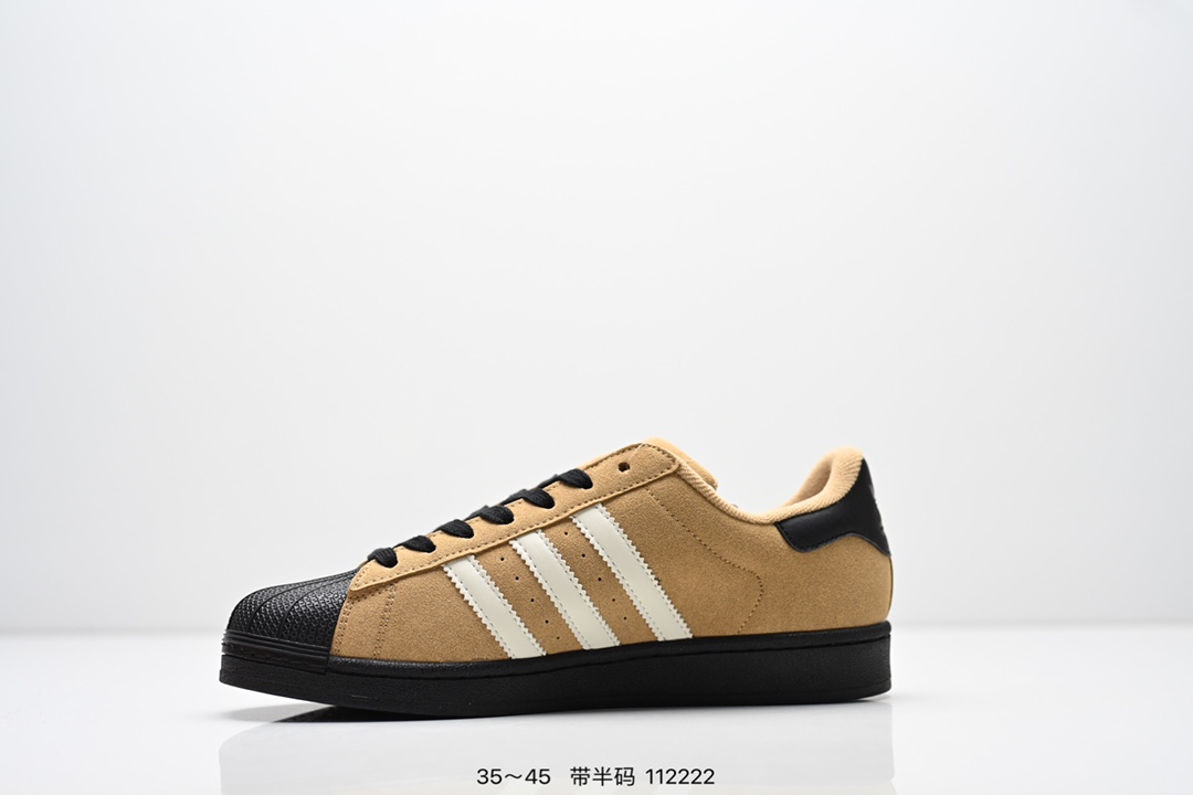 集合💰110
阿迪达斯 ADIDAS SUPERSTAR 82三叶草☘️运动鞋经典贝壳头板鞋 时尚男女鞋
真皮鞋面材质 标志性的贝壳鞋头,锯齿三条纹,简约的线条。就连版型和比例,都在向1982年的鞋款致敬。可谓“形神兼备”的复刻。无论在哪,无论去哪,你或许都需要这样一双既舒适又时尚的鞋。
1970年问世于篮球场的adidas Superstar,集舒适与时尚于一身。这款经典鞋,缀低调图案,灵感源自公共交通地图。设计简约,旨在伴你出行。心动不如行动,系好鞋带,出发吧。
货号: IE4728
码数:如图所示
编码:112222