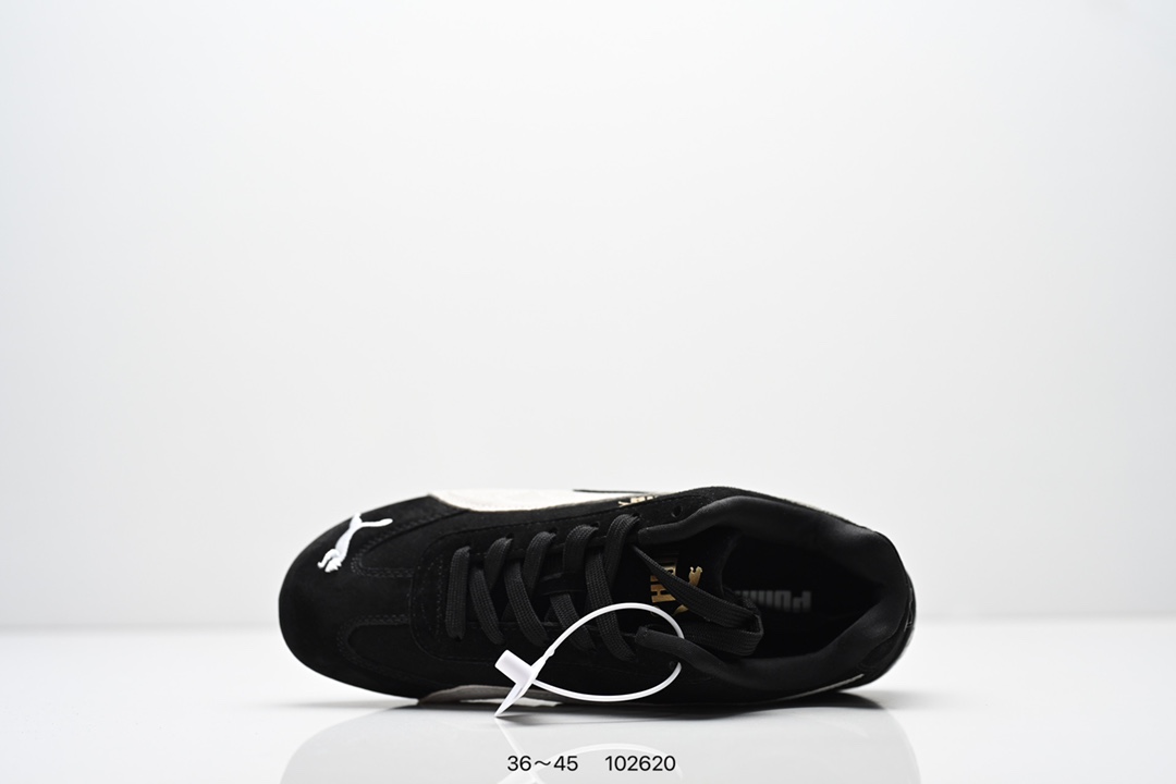  💰200
彪马 OPEN YY x Puma Speedcat合作鞋款  PUMA 联名时尚休闲运动板鞋。这双韩国辣妹疯抢的 Puma，是 OPEN YY 走向全球市场的关键 Speedcat 与其他平底运动鞋相比，更加前卫、性感；本次联名以 PUMA 经典的赛车鞋款「speed cat」为蓝本，将会有粉色与棕色两个版本，且都搭载了麂皮的鞋身与网面进行拼接。选用的长鞋舌也是完美顺应了最近的潮流趋势，复古味道满满。
货号：398846
尺码：36～45
编号：102620