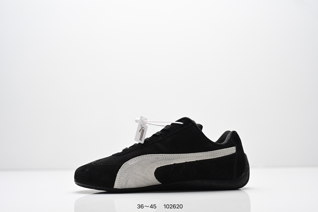 💰200
彪马 OPEN YY x Puma Speedcat合作鞋款  PUMA 联名时尚休闲运动板鞋。这双韩国辣妹疯抢的 Puma，是 OPEN YY 走向全球市场的关键 Speedcat 与其他平底运动鞋相比，更加前卫、性感；本次联名以 PUMA 经典的赛车鞋款「speed cat」为蓝本，将会有粉色与棕色两个版本，且都搭载了麂皮的鞋身与网面进行拼接。选用的长鞋舌也是完美顺应了最近的潮流趋势，复古味道满满。
货号：398846
尺码：36～45
编号：102620