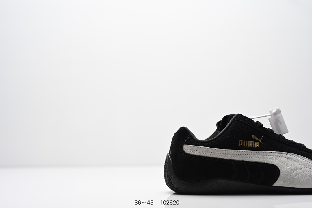  💰200
彪马 OPEN YY x Puma Speedcat合作鞋款  PUMA 联名时尚休闲运动板鞋。这双韩国辣妹疯抢的 Puma，是 OPEN YY 走向全球市场的关键 Speedcat 与其他平底运动鞋相比，更加前卫、性感；本次联名以 PUMA 经典的赛车鞋款「speed cat」为蓝本，将会有粉色与棕色两个版本，且都搭载了麂皮的鞋身与网面进行拼接。选用的长鞋舌也是完美顺应了最近的潮流趋势，复古味道满满。
货号：398846
尺码：36～45
编号：102620