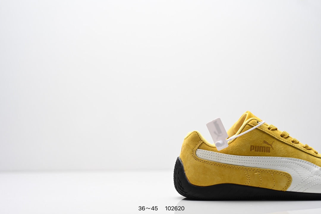  💰200
彪马 OPEN YY x Puma Speedcat合作鞋款  PUMA 联名时尚休闲运动板鞋。这双韩国辣妹疯抢的 Puma，是 OPEN YY 走向全球市场的关键 Speedcat 与其他平底运动鞋相比，更加前卫、性感；本次联名以 PUMA 经典的赛车鞋款「speed cat」为蓝本，将会有粉色与棕色两个版本，且都搭载了麂皮的鞋身与网面进行拼接。选用的长鞋舌也是完美顺应了最近的潮流趋势，复古味道满满。
货号：398846
尺码：36～45
编号：102620