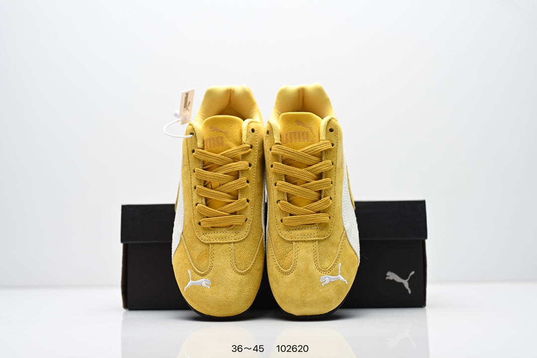  💰200
彪马 OPEN YY x Puma Speedcat合作鞋款  PUMA 联名时尚休闲运动板鞋。这双韩国辣妹疯抢的 Puma，是 OPEN YY 走向全球市场的关键 Speedcat 与其他平底运动鞋相比，更加前卫、性感；本次联名以 PUMA 经典的赛车鞋款「speed cat」为蓝本，将会有粉色与棕色两个版本，且都搭载了麂皮的鞋身与网面进行拼接。选用的长鞋舌也是完美顺应了最近的潮流趋势，复古味道满满。
货号：398846
尺码：36～45
编号：102620