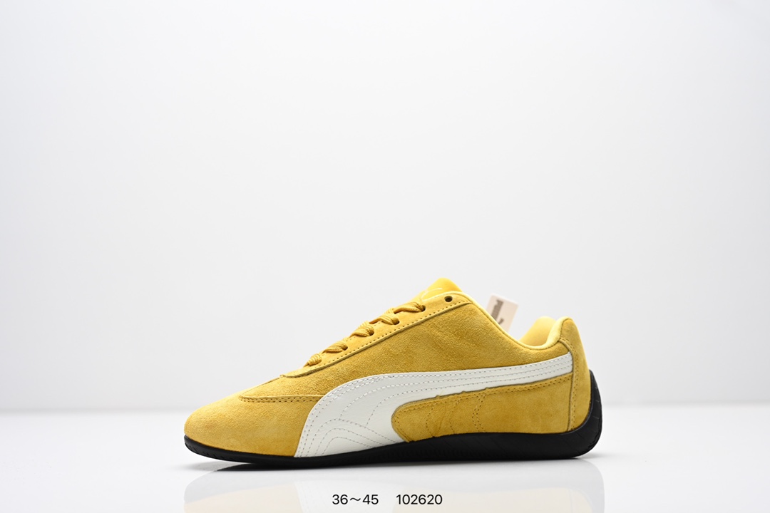  💰200
彪马 OPEN YY x Puma Speedcat合作鞋款  PUMA 联名时尚休闲运动板鞋。这双韩国辣妹疯抢的 Puma，是 OPEN YY 走向全球市场的关键 Speedcat 与其他平底运动鞋相比，更加前卫、性感；本次联名以 PUMA 经典的赛车鞋款「speed cat」为蓝本，将会有粉色与棕色两个版本，且都搭载了麂皮的鞋身与网面进行拼接。选用的长鞋舌也是完美顺应了最近的潮流趋势，复古味道满满。
货号：398846
尺码：36～45
编号：102620