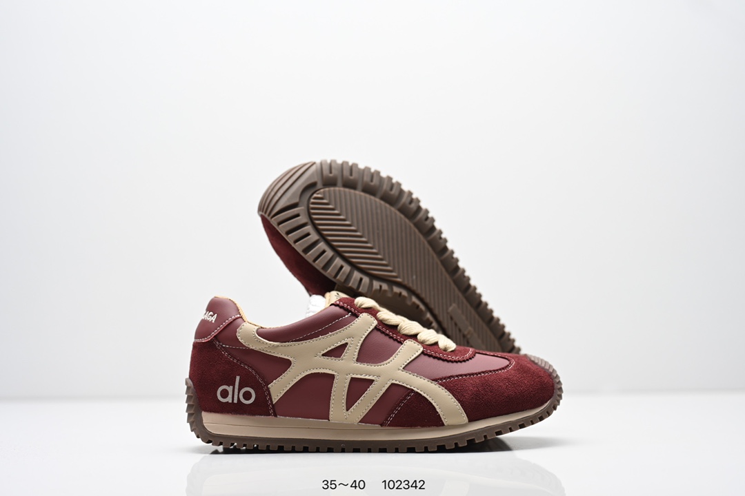 集合💰250
ALO YOGA RECOVERY MODE 舒适简约小白鞋 防滑耐磨 低帮 运动板鞋 德训鞋 女款 明星圈很火的alo🤍真的很贵气 质感一绝 🤩这鞋轻便柔软，日常通勤逛街完全没问题。📢📢📢虽小众 但优雅‼️ Alo 小白鞋🤍🤎一只鞋就有7个Alo品牌的logo#你永远可以相信小白鞋  #Alo瑜伽裤  #我的球鞋日记  #甜出圈的心动好鞋  #得物开新橱窗 ￼alo yoga  #alo女孩  ㅤ#aloyoga  ㅤ#增高小白鞋  #高颜值增高  #aloyoga新品  ㅤ

尺码:  35-40
编码: 102342