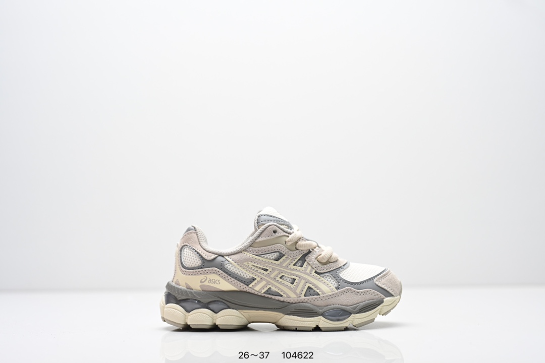 童鞋 童鞋:ASICS/亚瑟士 Tiger GEL-NYC PS 户外越野休闲运动跑步鞋.#透气网眼鞋面配合部分合成革材质#采用全新AHAR+橡胶材质,更加耐磨. 货号:1201A789 001 编码:104622